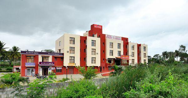 Sreeya Comforts Hotel Мисор Екстериор снимка